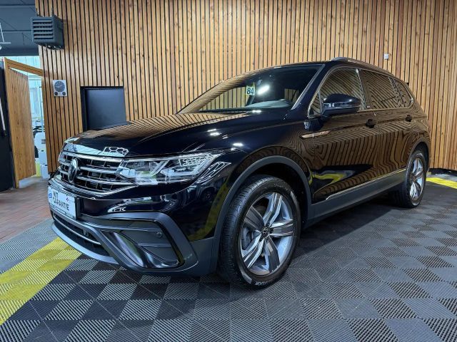 Volkswagen Tiguan Allspace 1,5 TSI DSG Navi*Kam*IQ*AHK*7-S. 2023 Benzine