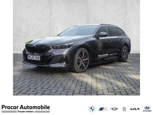 BMW i5 eDrive40  / M Sport HUD PANO ACC RFK NAVI LED 2026 Elektrisch