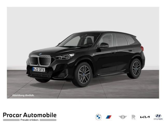 BMW iX1 xDrive30 M Sport HUD PANO ACC AHK RFK NAVI 2024 Elektrisch