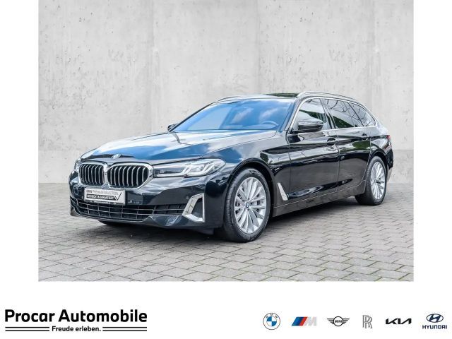 BMW 530 d Touring Luxury Line HUD PANO RFK NAVI DAB 2023 Diesel