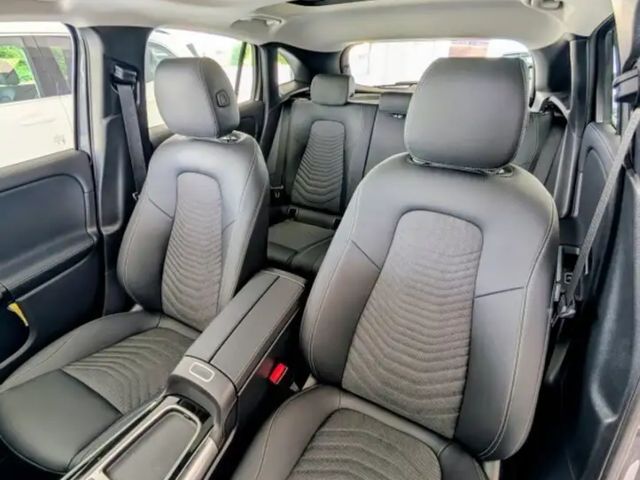 Mercedes-Benz GLA 220