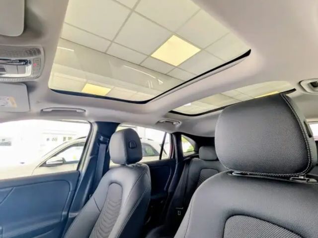 Mercedes-Benz GLA 220
