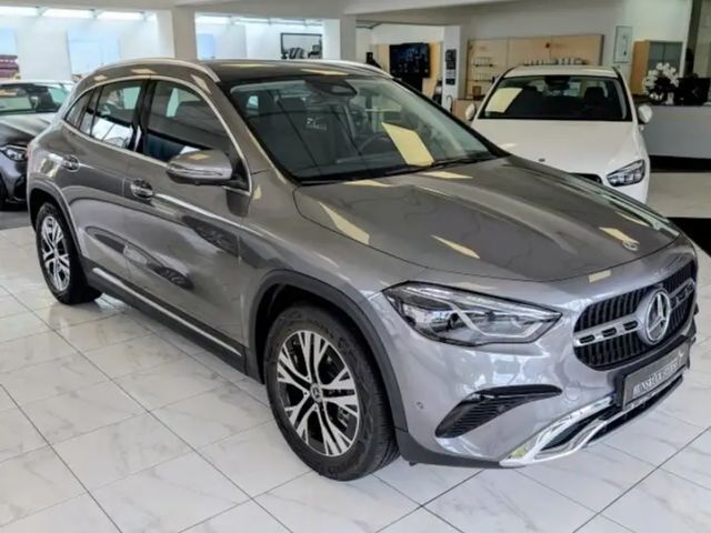 Mercedes-Benz GLA 220