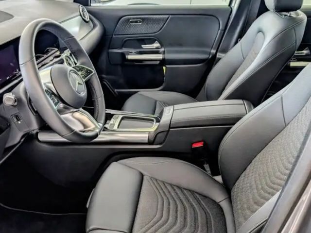 Mercedes-Benz GLA 220