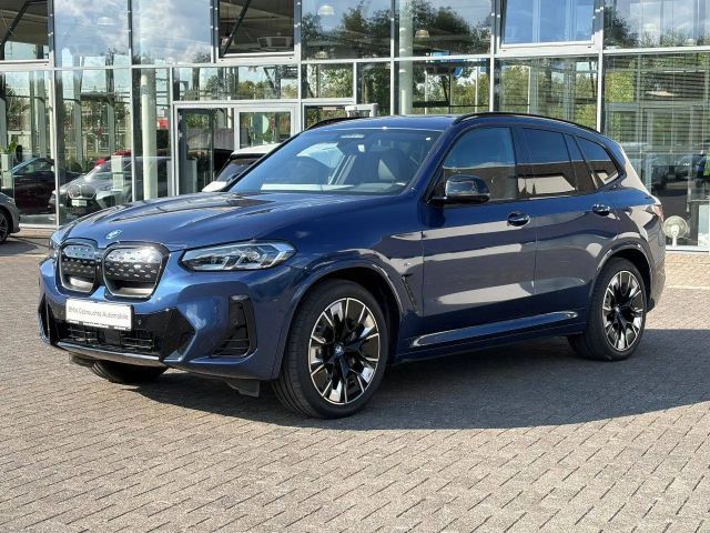 BMW iX3 Impressive / Drive Rec. / Glasdach / AHK / Laserlicht / M Sport 2023 Elektrisch