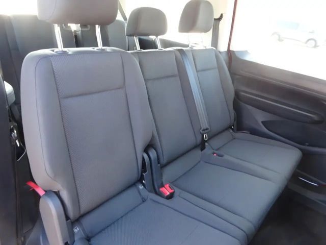 Ford Grand Tourneo