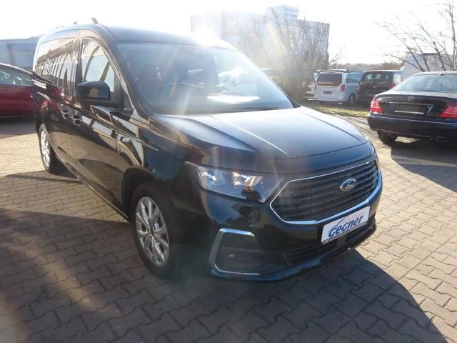 Ford Grand Tourneo