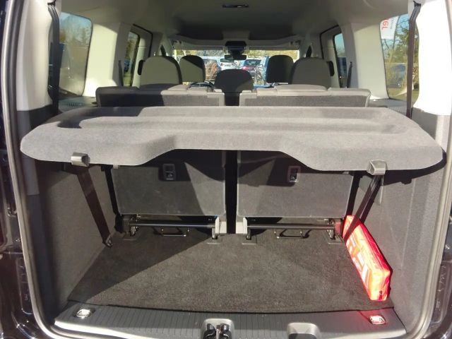 Ford Grand Tourneo