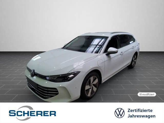 Volkswagen Passat Variant Business eHybrid AHK DCC Pro ACC 2026 Hybride / Benzine