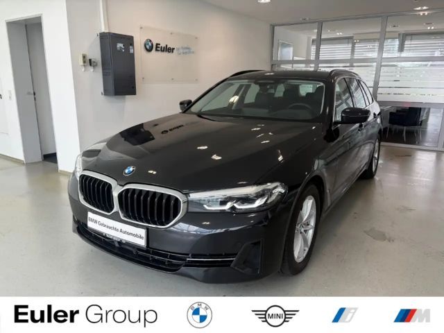 BMW 530 d xDrive Touring HUD Navi LED HK Sound Parking Ass 2023 Diesel