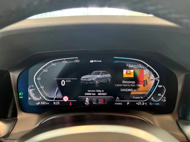 BMW 330