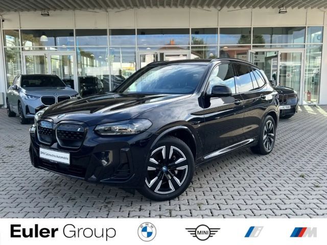 BMW iX3 Sportpaket AD AHK-klappbar Navi Digitales Cockpit 2023 Elektrisch