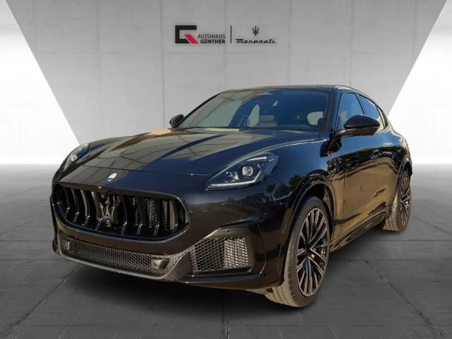Maserati Grecale Trofeo V6 530HP AWD -Carbon -Klima Pkt. -Pano 2025 Benzine