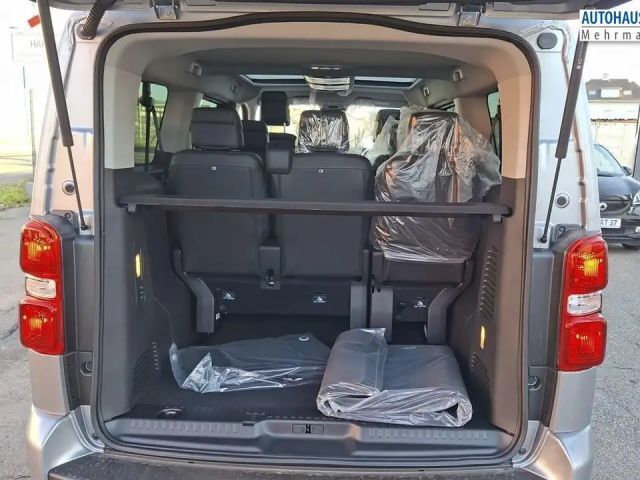 Peugeot Traveller
