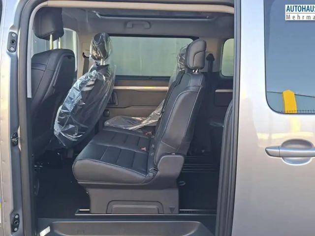 Peugeot Traveller