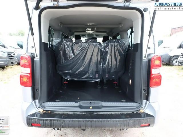 Peugeot Traveller