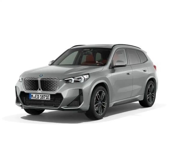 BMW iX1 xDrive30 M SPORT Panorama AHK Driving Assist 2025 Elektrisch