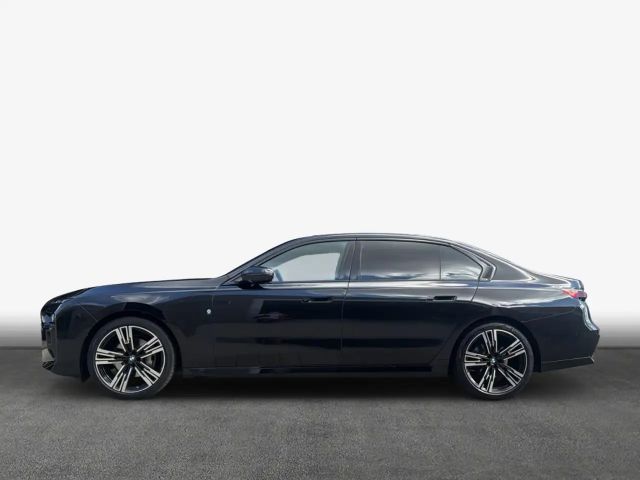 BMW 740