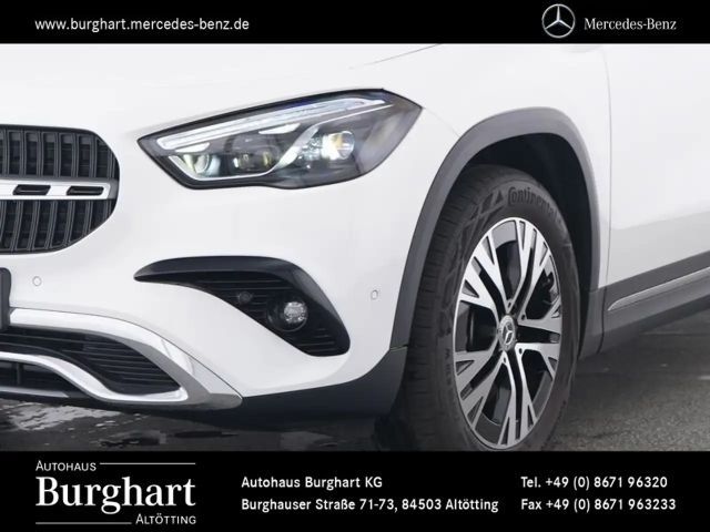 Mercedes-Benz GLA 220