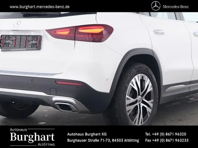 Mercedes-Benz GLA 220