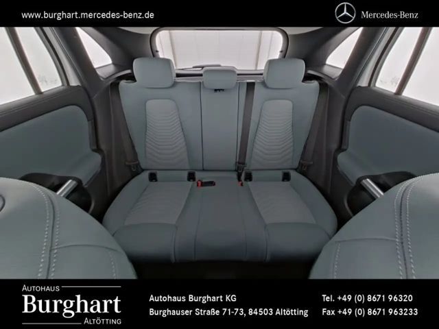Mercedes-Benz GLA 220