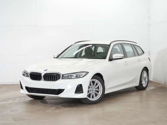 BMW 320 i |Komfortzugang |Driving Assistant |Lenkradheizun 2025 Benzine
