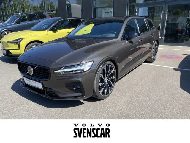 Volvo V60 Ultimate Dark B4 Benzin Bowers&Wilkins HeadUP Stan 2024 Benzine