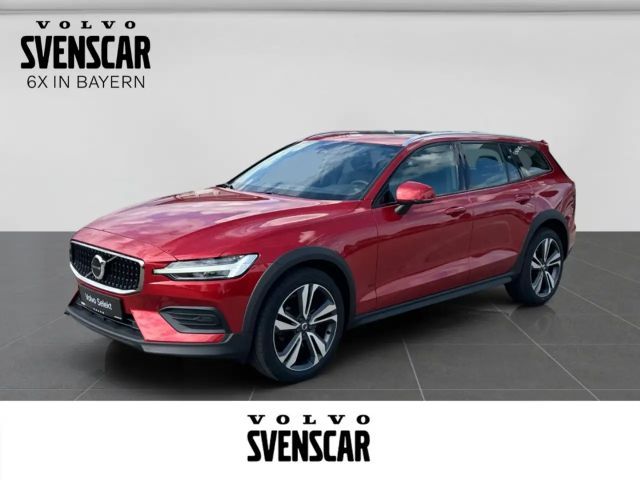 Volvo V60 Cross Country B4 Plus AWD StandHZG AHK-el. klappb. El. Panodach 2023 Diesel