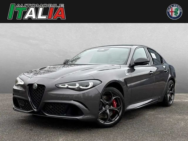 Alfa Romeo Giulia Quadrifoglio 2.9 V6 Bi-Turbo *Akrapovic* 2026 Benzine