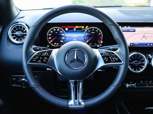 Mercedes-Benz GLA 180