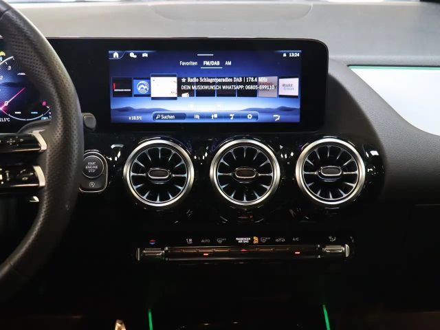 Mercedes-Benz GLA 180