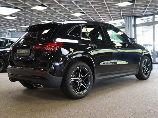 Mercedes-Benz GLA 180