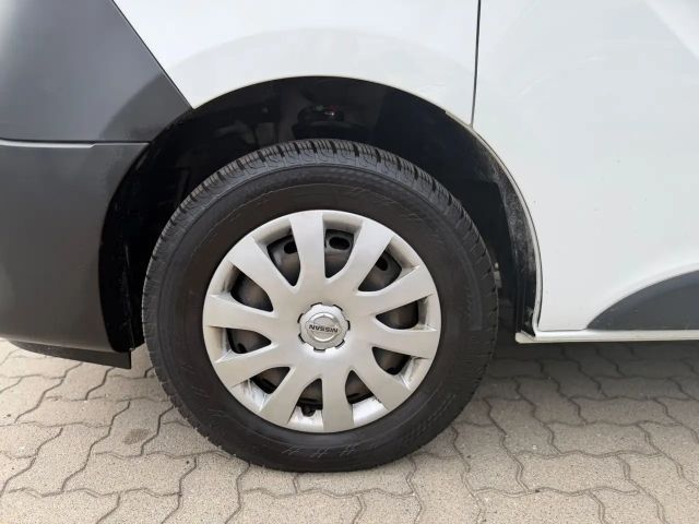 Nissan NV300