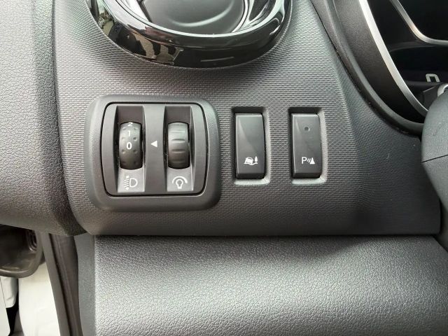 Nissan NV300