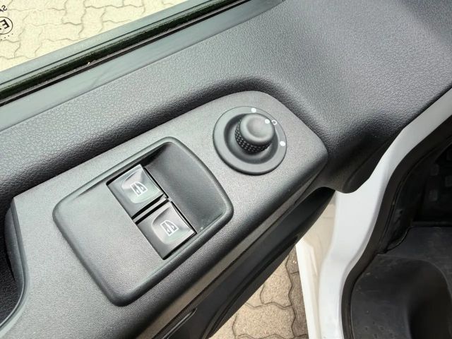 Nissan NV300