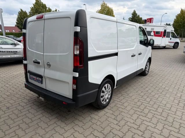 Nissan NV300