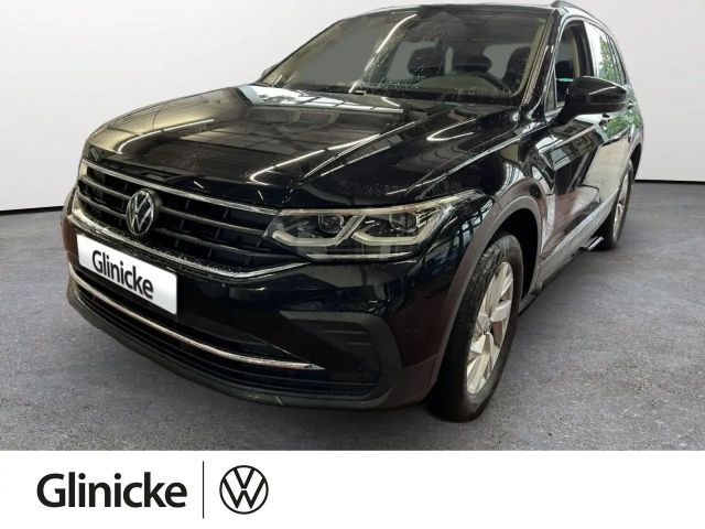 Volkswagen Tiguan 2.0 TSI DSG 4Motion AHK Panorama Matrix 2023 Benzine