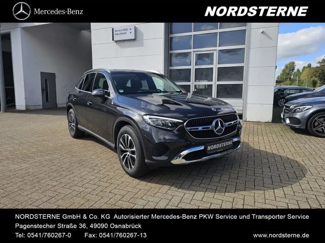 Mercedes-Benz GLC 200 Avantgarde 4Matic Kamera+AHK LED/eSitz./el.Sitzv./Chrompaket/Dachrel./eFH./Allrad 2025 Benzine