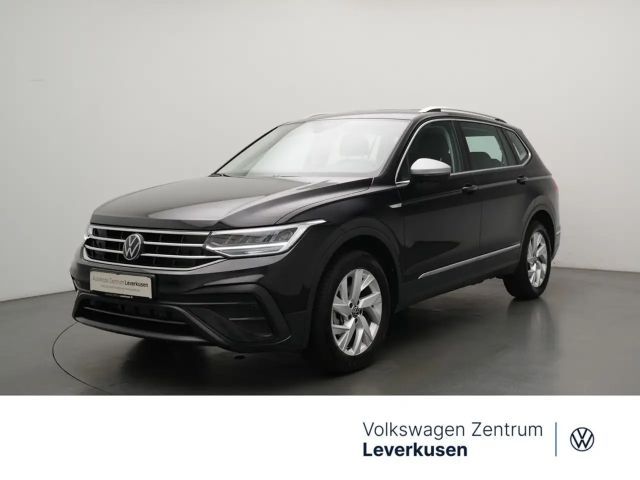 Volkswagen Tiguan Allspace Life DSG 7-SITZE AHK ACC NAVI 2025 Benzine