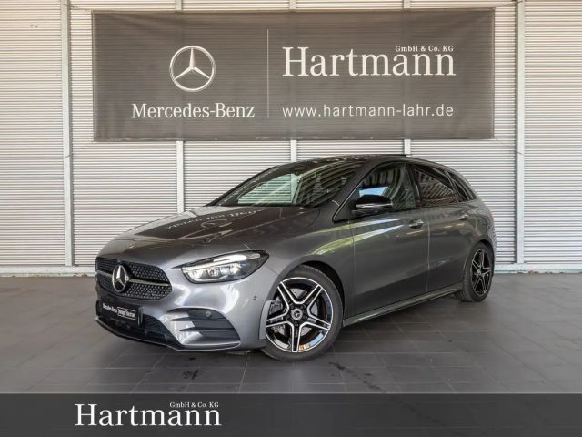 Mercedes-Benz B 220 4MATIC AMG Premium Panorama Multibeam AHK AMG Line Pano.-Dach/KeylessGo/Styling/Autom./Klima/Park-Assist./Sitzhzg. 2024 Benzine