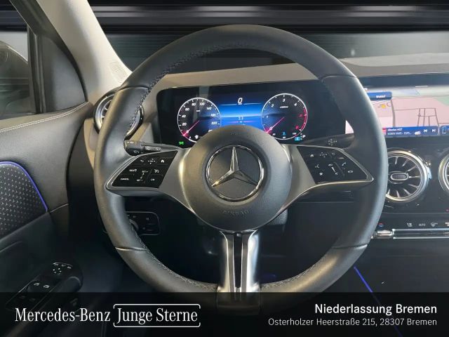 Mercedes-Benz GLA 220