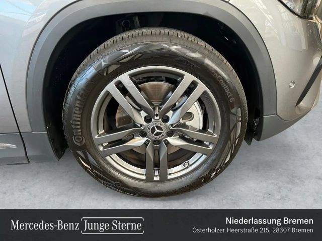 Mercedes-Benz GLA 220
