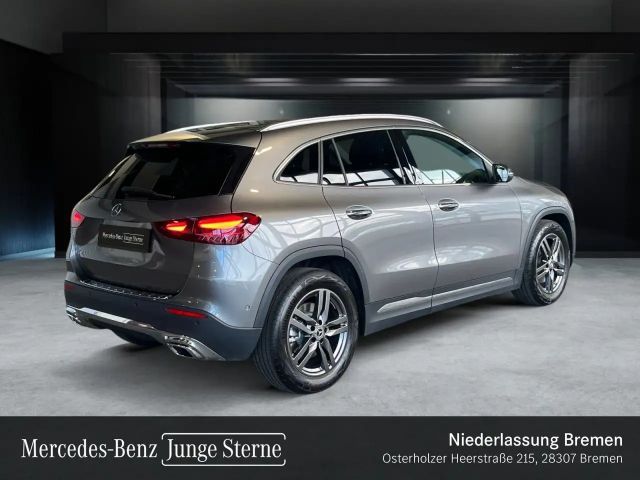 Mercedes-Benz GLA 220