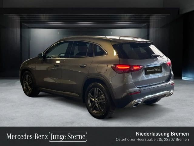 Mercedes-Benz GLA 220