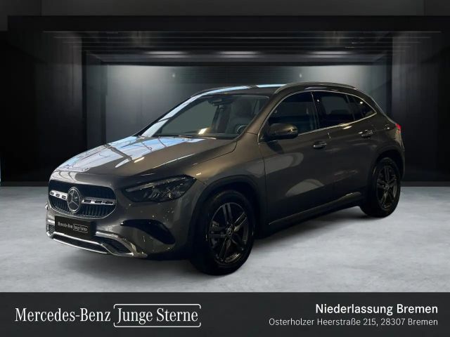 Mercedes-Benz GLA 220