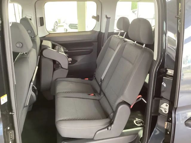 Ford Grand Tourneo