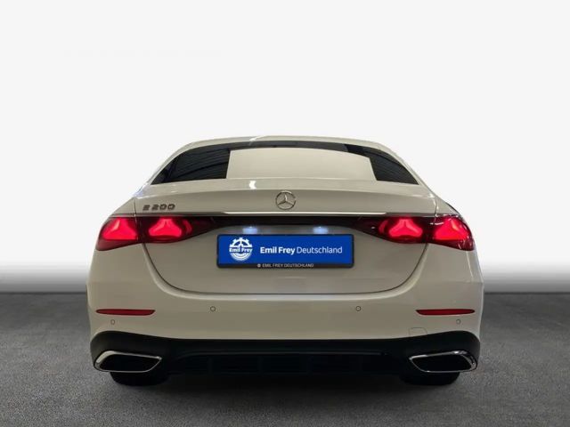 Mercedes-Benz E 200