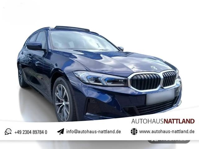 BMW 330 i xDrive Touring LED AHK Pano Leder Navi 2023 Benzine