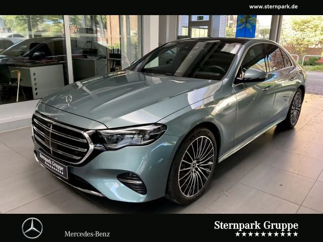 Mercedes-Benz E 300 E 300 e 4M EXCLUSIVE AMG LM AIRM+Super+Pano+HuD+ 2025 Hybride / Benzine