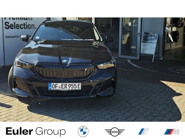 BMW i5 eDrive40 Touring Sportpaket Navi Digitales Cockpit 2026 Elektrisch